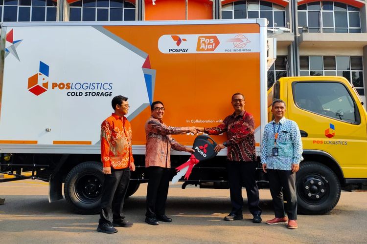 Mitsubishi Fuso Melakukan Serah Terima Unit Demo Truk 
Fuso Canter Cold Chain kepada PT. Pos Logistik Indonesia
