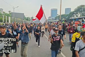 Massa Demo 27 Agustus Bergerak ke Flyover Ladokgi, Teriak Minta Buka Akses