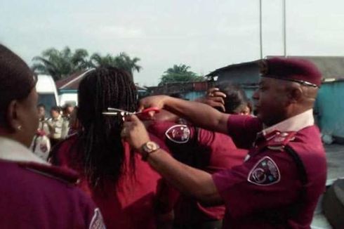 Potong Rambut Staf Perempuannya, Pejabat Nigeria Dijatuhi Sanksi