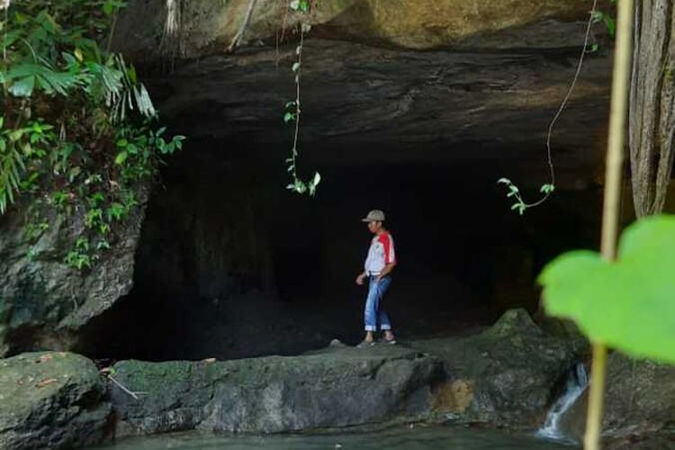 Salah satu goa di Desa Loha. Pemerintah Daerah Kabupaten Manggarai Barat, NTT meresmikan Desa Loha menjadi Desa wisata Loha, Desember 2022 lalu. (DOK WARGA LOHA/GREGORIUS EMAN)