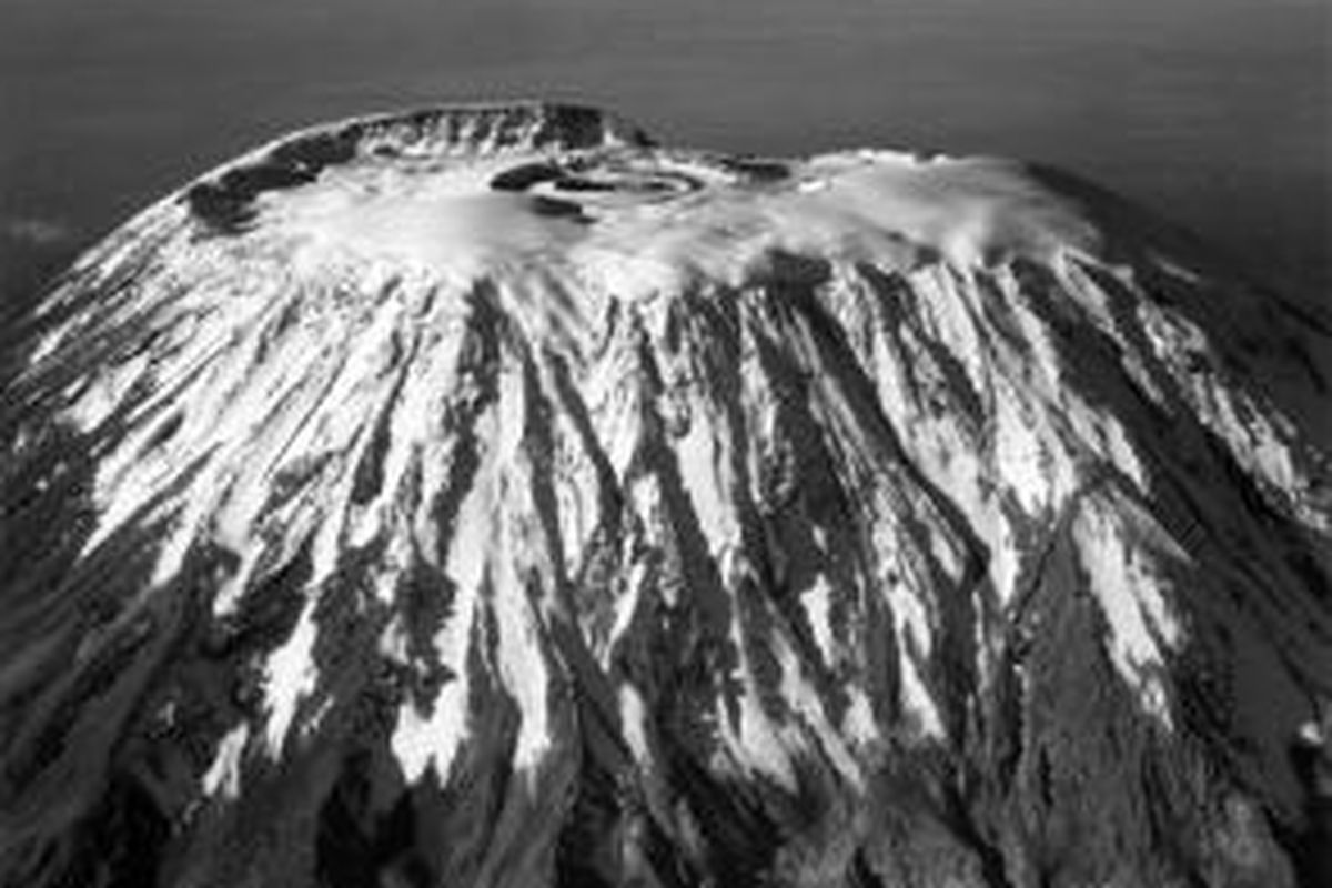 Salju di Kilimanjaro