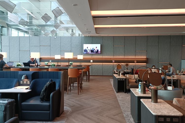 Business Class di SilverKris lounge Singapore Airlines, Terminal 3 Bandara Changi Singapura.