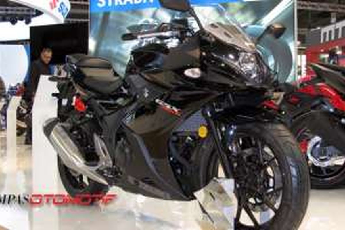 Suzuki GSX-250R dipajang di EICMA, Milan.