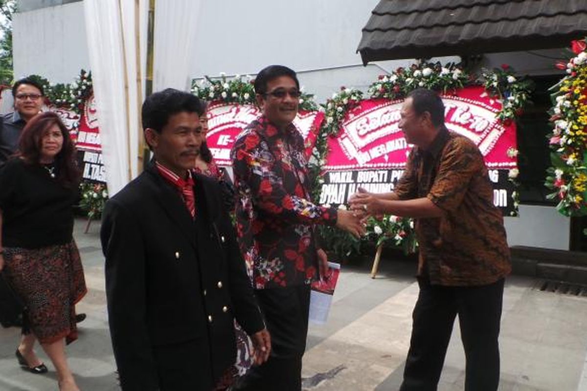 Calon wakil gubernur DKI Jakarta Djarot Saiful Hidayat saat menghadiri peringatan ulang tahun Ketua Umum PDI Perjuangan Megawati Soekarnoputri ke-70 tahun, di Taman Ismail Marzuki, Jakarta Pusat, Senin (23/1/2017).