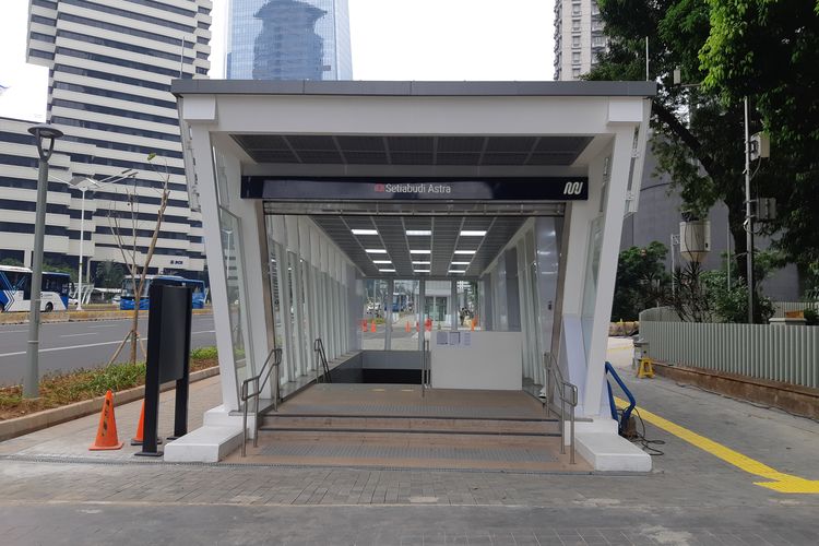 Ilustrasi pintu masuk ke Stasiun MRT Setiabudi.