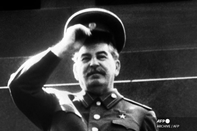 Sebuah potret tak bertanggal Josef Stalin, kepala negara Soviet yang dijuluki manusia baja, 