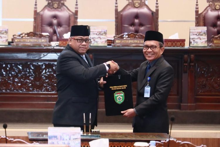 Pimpinan dan Anggota DPRD Provinsi Sumatera Selatan (Sumsel)  menyampaikan laporan hasil pelaksanaan kegiatan Reses Tahap II di ruang rapat paripurna DPRD Provinsi Sumsel, Rabu (13/9/2023). 
