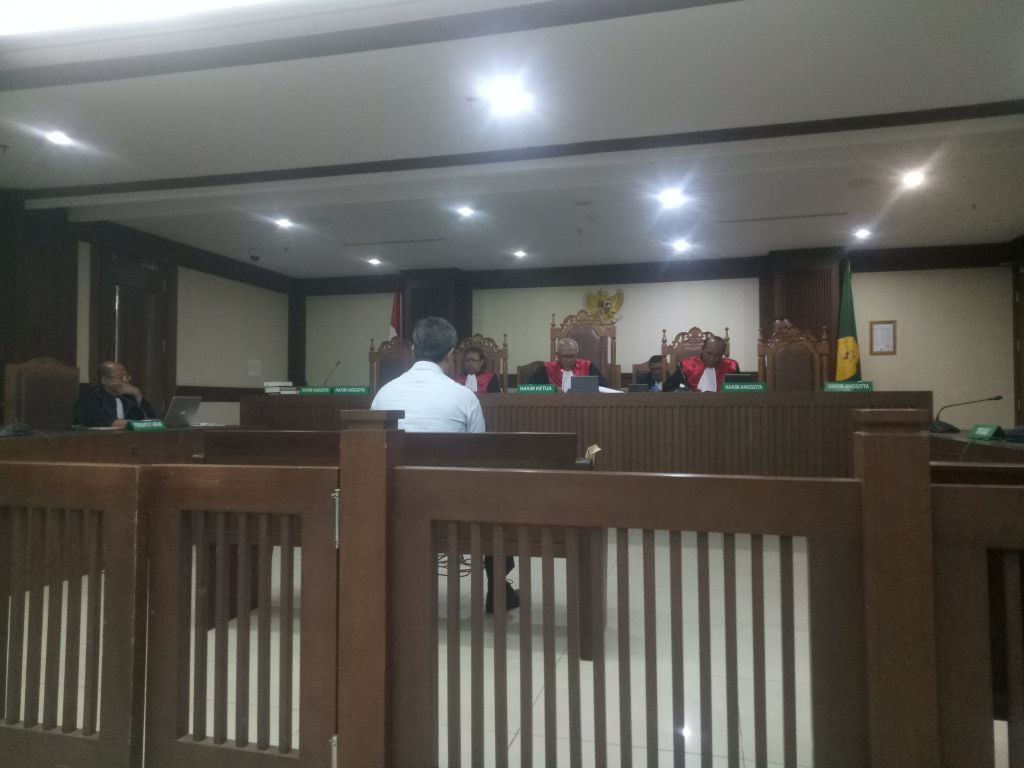 Desrizal Chaniago, Eks Pengacara Tomy Winata yang Pukul Hakim Divonis 6 Bulan Penjara