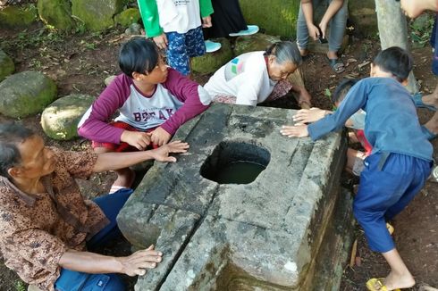 Bersihkan Temuan Situs Kuno di Bekas Peternakan Ayam, Warga Mengaku Alami Peristiwa Mistis