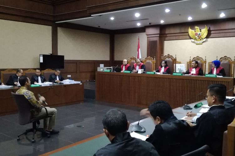 Sidang dakwaan Adik mantan Gubernur Banten Ratu Atut Chosiyah, Tubagus Chaeri Wardana alias Wawan    di Pengadilan Tindak Pidana Korupsi, Jakarta, Kamis (31/10/2019).