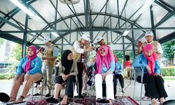 Bakti Merah Putih Mulai Program Terapi Gratis bagi Lansia