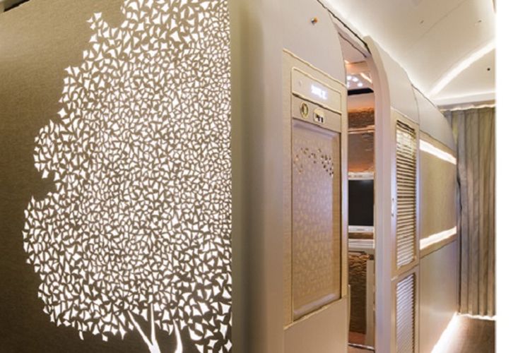 Kabin kelas suite terbaru maskapai Emirates di pesawat Boeing 777.