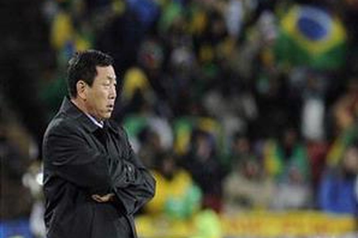 Pelatih Korea Utara, Kim Jong Hun.