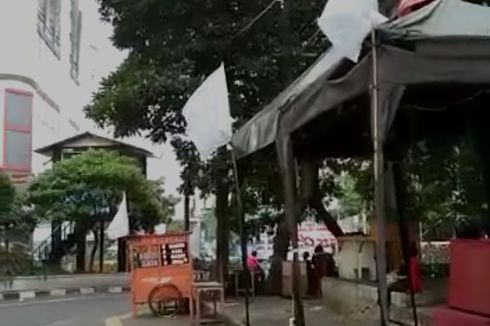 Tanda Tanya Bendera Putih di Pasar Tanah Abang Bentuk Protes PPKM, Siapa Pelakunya?