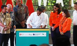  Jokowi Sambut Baik Kerja Sama Vale Indonesia dengan Ford dan Huayou