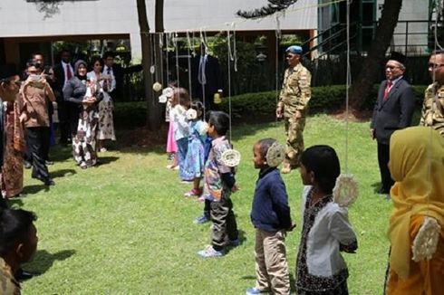 Saat Lomba Balap Karung dan Makan Kerupuk Menjadi Istimewa di Nairobi Kenya