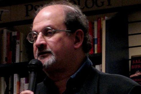 Iran Ancam Boikot Pameran Buku karena Mengundang Salman Rushdie