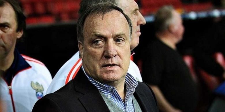 Pelatih tim nasional Serbia, Dick Advocaat. 