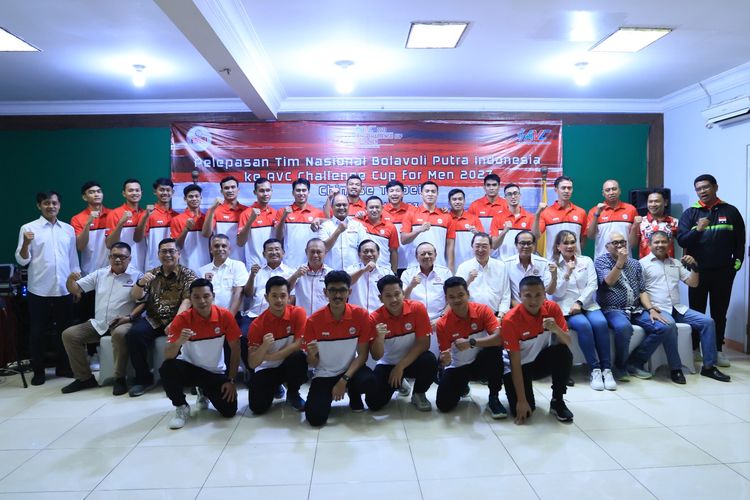 Suasana pelepasan skuad timnas voli putra Indonesia yang akan berlaga pada turnamen AVC Challenge Cup 2023. Indonesia berhasil melaju ke babak 12 besar dan akan melawan Kazakhstan.