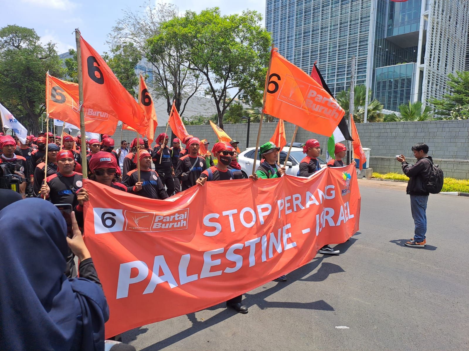 Buruh Demo di Depan Kedubes AS, Serukan Hentikan Perang Hamas-Israel