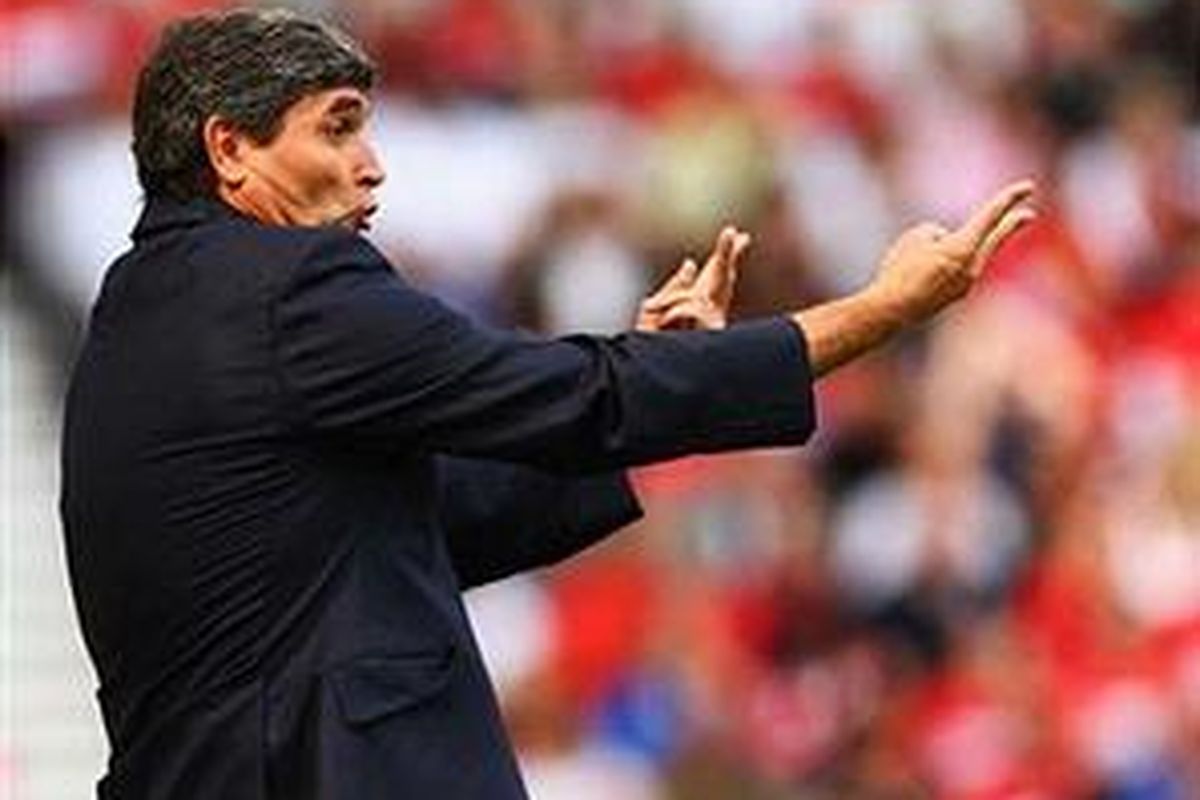 Pelatih Tottenham Hotspur, Juande Ramos, dipusingkan dengan krisis striker.