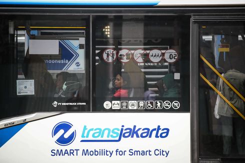 PPKM Level 3, Transjakarta Batasi Jumlah Penumpang 70 Persen dari Kapasitas