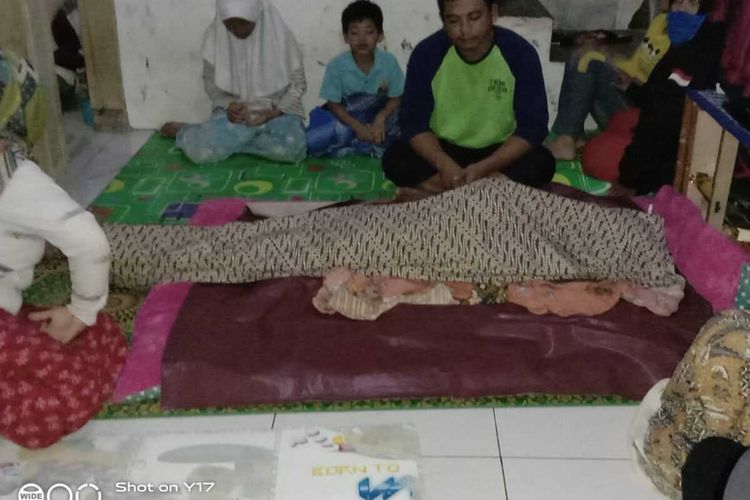 Salah satu dari dua petani yang tewas akibat serbuan sengatan lebah di sawah asal Kecamatan Kadipaten, Kabupaten Tasikmalaya, Jumat (10/7/2020).