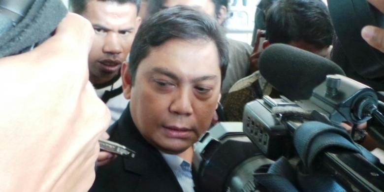 Anggota Komisi X Dewan Perwakilan Rakyat Utut Adianto diperiksa Komisi Pemberantasan Korupsi selama kurang lebih lima jam, Kamis (22/8/2013), sebagai saksi dalam kasus dugaan suap pembahasan Peraturan Daerah Nomor 6 tentang penyelenggaraan PON Riau. 