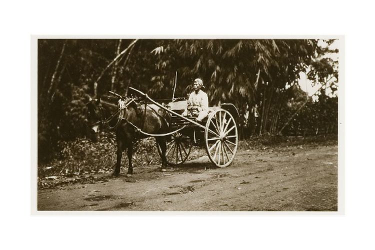 Foto kendaaraan untuk pos di Batu yang diambil tahun 1930