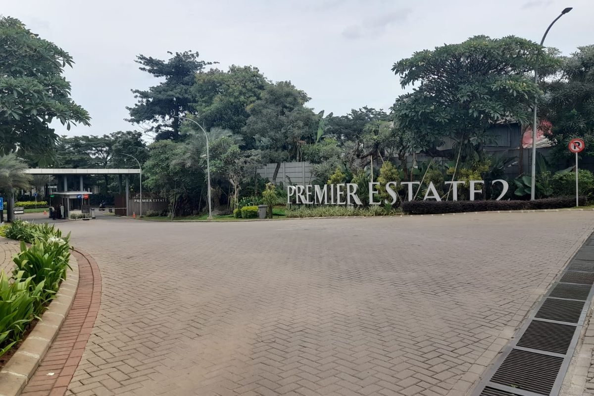 Perumahan Premier Estate 2 di Jalan Raya Kodau, Jatiwarna, Pondok Melati, Kota Bekasi.