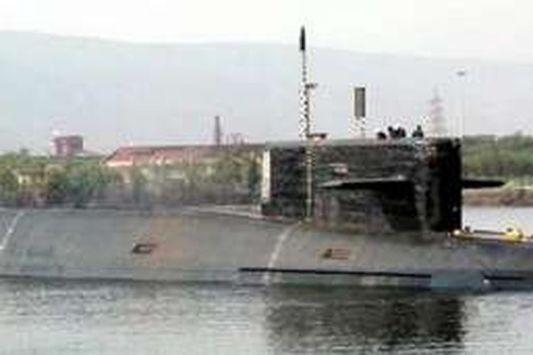 INS Arihant, kapal selam bersenjata nuklir pertama buatan India.