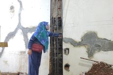 Pemilik Rumah di Tebet Tunjukkan Bukti Tetangganya Tak Bangun Fondasi, Hanya Tumpuk Batu Kali sampai Tinggi 