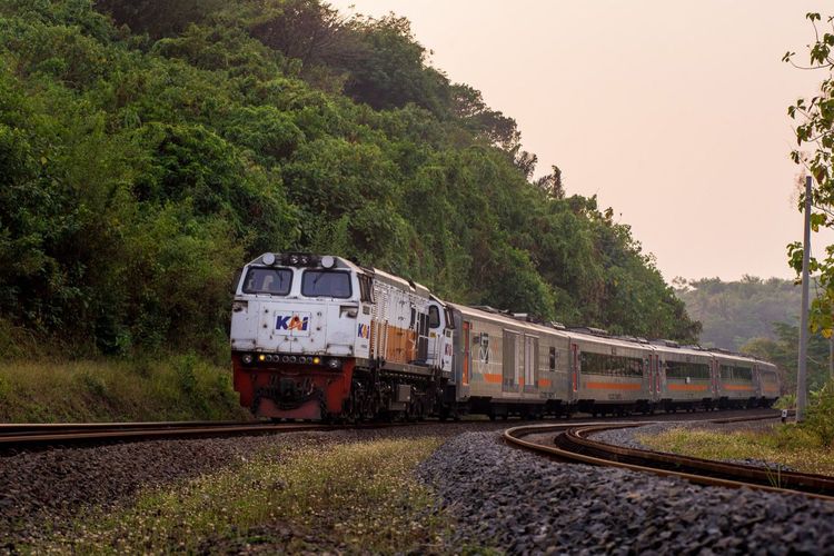 Ilustrasi kereta api. Ada sejumlah jadwal KA Bandung-Tegal 2023, salah satunya menggunakan KA Harina.