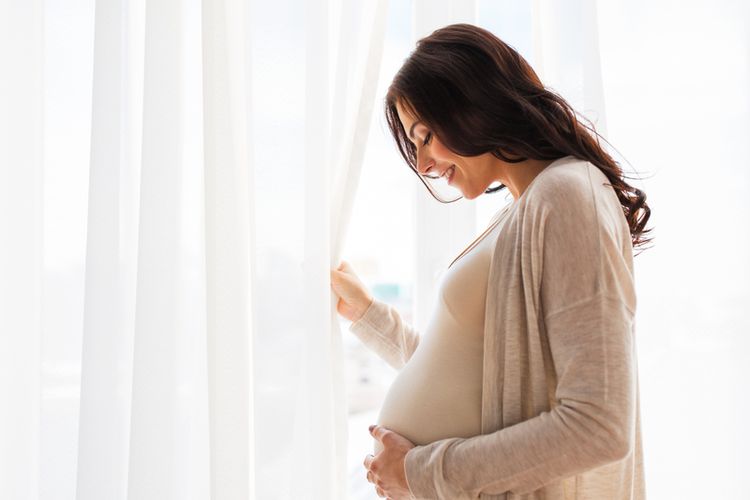 
Ketika mengetahui positif hamil, hal pertama yang harus dilakukan para wanita yaitu mengubah gaya hidup. Wanita yang semula kerap menunda makan atau jarang olahraga, secara total harus meninggalkan kebiasaan tersebut.