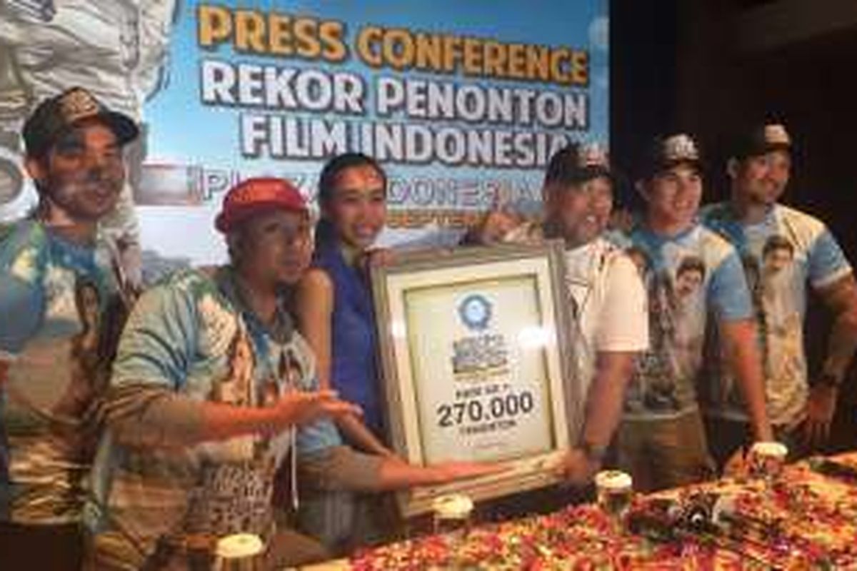 Jumpa pers jumlah penonton Warkop DKI Reborn: Jangkrik Boss Part 1 di Plaza Indonesia XXI, Jakarta Pusat, Jumat (9/9/2016).