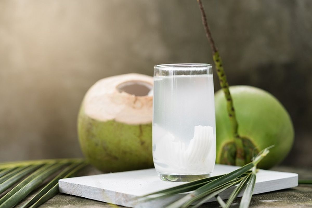 Air kelapa bisa dijadikan sebagai pengganti cairan tubuh yang hilang akibat diare.