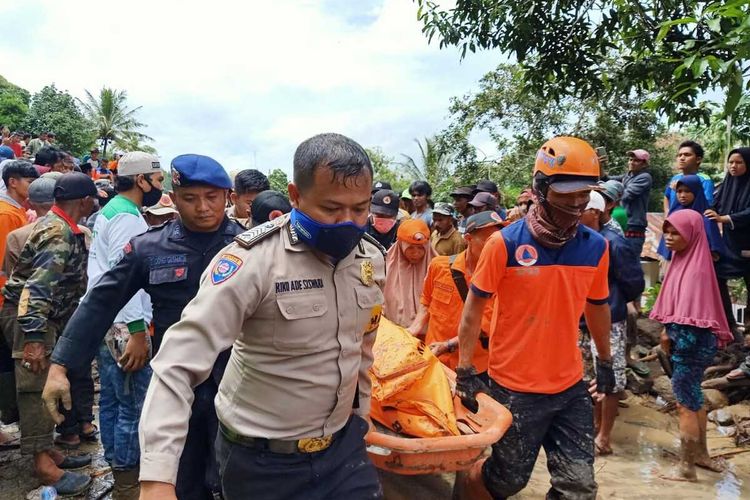 Korban longsor di Tanah Datar yang merupakan ibu dan anak ditemukan tewas, Minggu (5/4/2020)