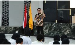 Hadapi Gelombang Informasi Media Sosial, Pemkot Surabaya Didorong Perkuat Literasi Digital