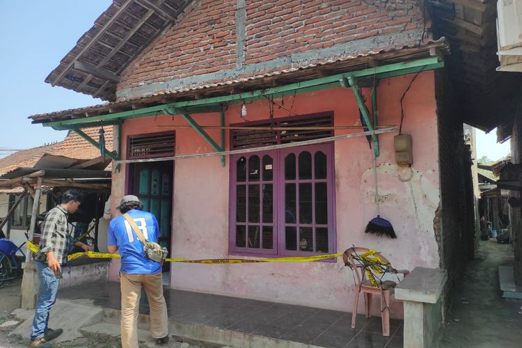 Ayah di Kudus Tusuk Anak Kandungnya hingga Tewas, Motif Masih Didalami