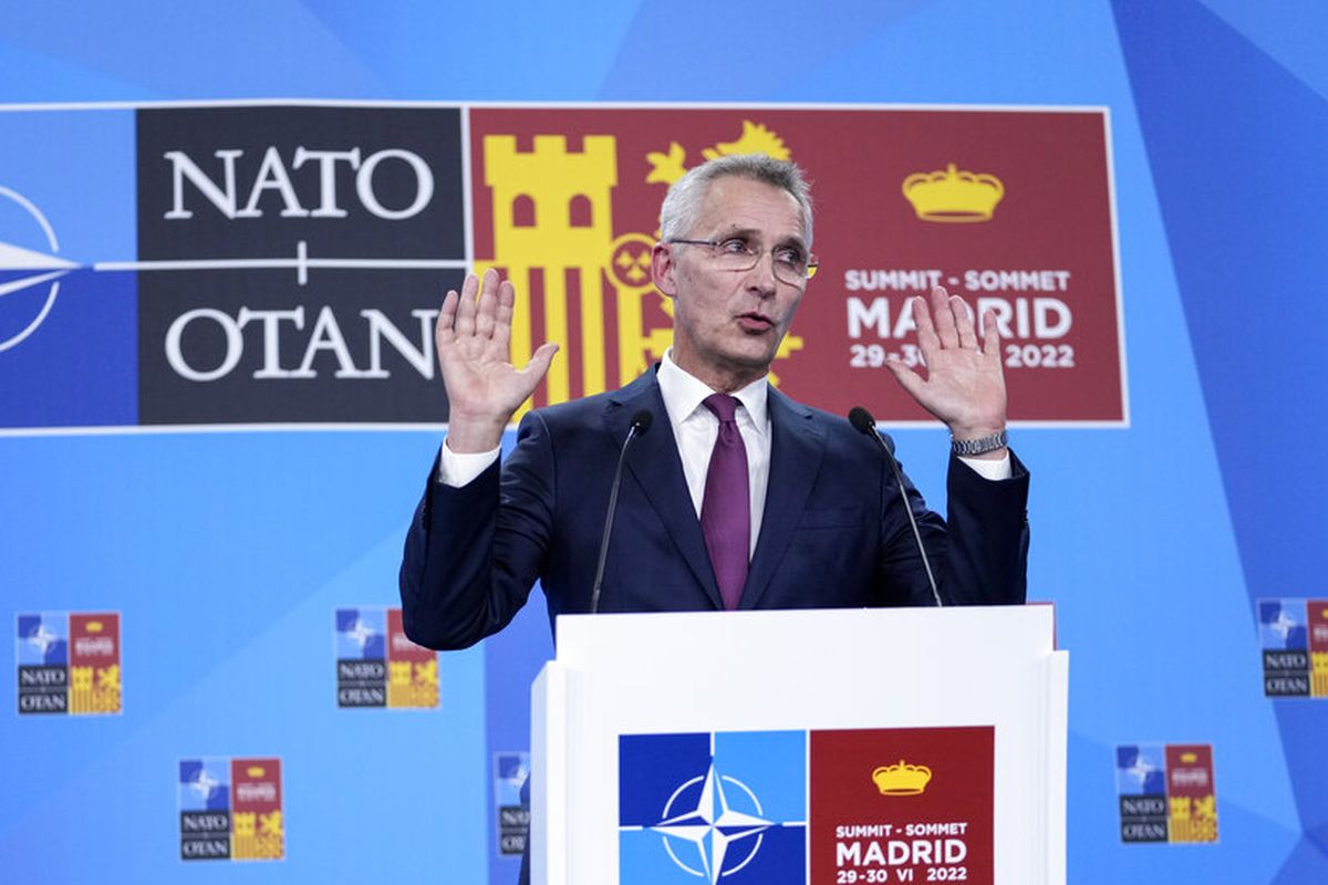 Sekretaris Jenderal NATO Jens Stoltenberg saat berbicara dalam konferensi pers KTT NATO di Madrid, Spanyol, Selasa (28/6/2022).  Jens Stoltenberg mengatakan, pada Selasa (29/11/2022), bahwa Ukraina suatu hari akan bergabung dengan NATO.