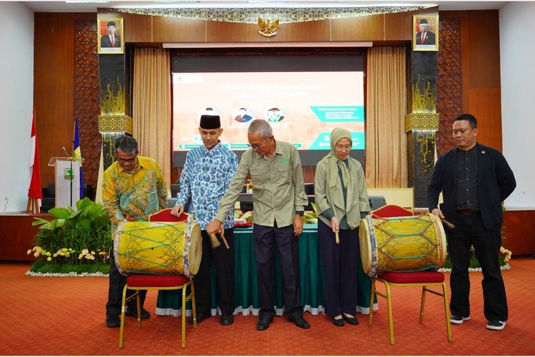 Rektor Unand Yuliandri meresmikan prodi baru Arsitektur, Senin (5/6/2923) di Padang.