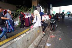 Blok A Tanah Abang Masih Tutup, Pedagang Berjualan di Trotoar Blok B