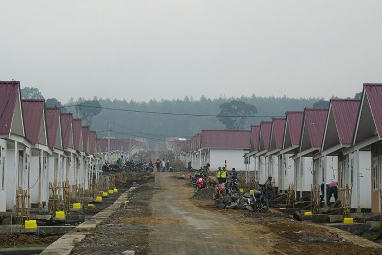 Disaster Management Center (DMC) Dompet Dhuafa dirikan 50 huntara dan huntap untuk para penyintas awan panas guguran (APG) Gunung Semeru, di Kabupaten Lumajang, Jawa Timur (Jatim). 