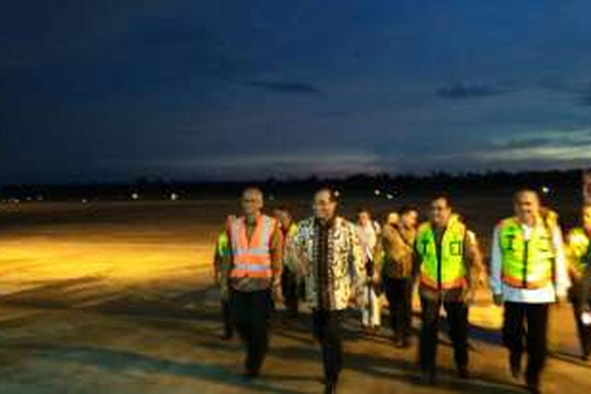 Peninjauan Menteri Perhubungan Budi Karya Sumadi di Bandara Supadio Pontianak, Kalimantan Barat, Jumat (2/9/2016).