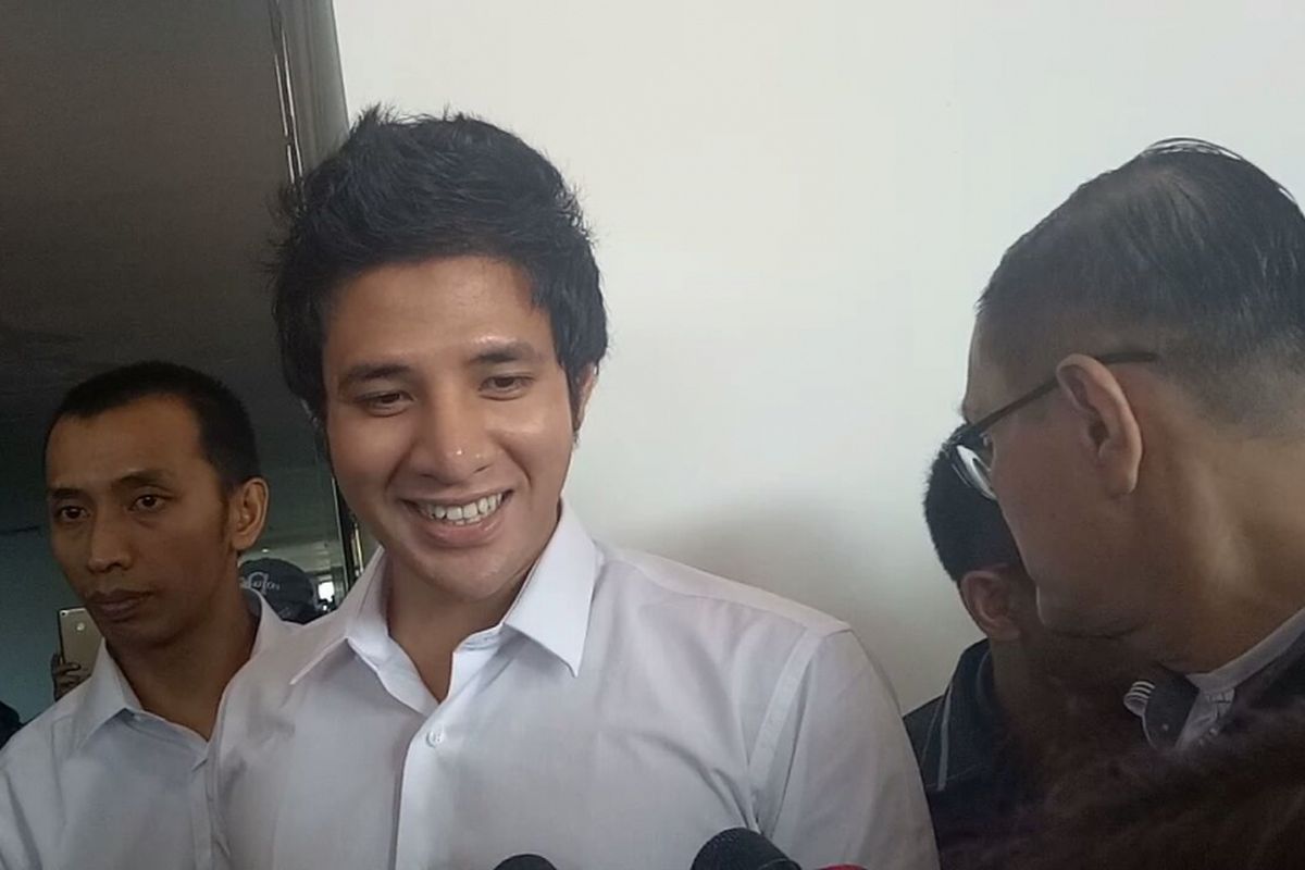 Ammar Zoni usai sidang perdana di Pengadilan Negeri Jakarta Pusat, Senin (30/10/2017).