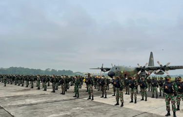 TNI mengirimkan 176 tenaga kesehatan guna membantu penanganan pasien Covid-19 di tiga lokasi perawatan di Jakarta.