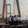 Di Atas Truk, Presiden Resmi Bebaskan Tarif Jembatan Suramadu