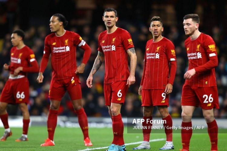 Bek Liverpool, Dejan Lovren (tengah)