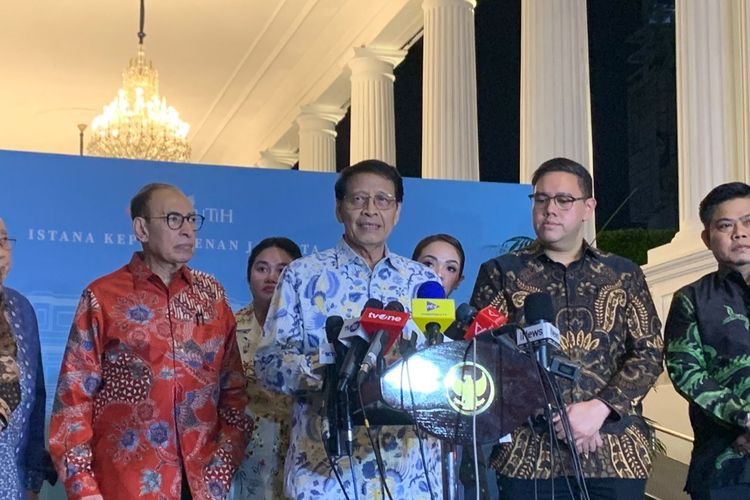 Eks Menteri Luar Negeri (Menlu), Hasan Wirajuda di Istana, Jakarta, Rabu (4/2/2026).