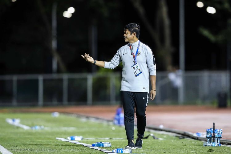 Pelatih timnas U23 Indonesia, Indra Sjafri dalam pertandingan Grup B SEA Games 2019 di Stadion Sepak Bola Binan, Laguna, Filipina, Selasa (3/12/2019). Timnas Indonesia menang 8-0 dari Brunei Darussalam.